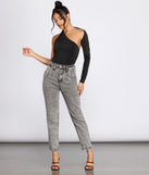 High Rise Acid Wash Skinny Jeans provides a stylish start to creating your best summer outfits of the season with on-trend details for 2023!