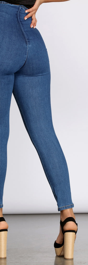 High Waist Denim Skinny Pants provides a stylish start to creating your best summer outfits of the season with on-trend details for 2023!