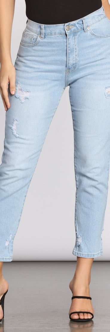 High Rise Light Wash Denim Pants provides a stylish start to creating your best summer outfits of the season with on-trend details for 2023!
