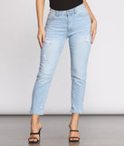 High Rise Light Wash Denim Pants provides a stylish start to creating your best summer outfits of the season with on-trend details for 2023!