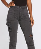 High Rise Skinny Cargo Pants provides a stylish start to creating your best summer outfits of the season with on-trend details for 2023!