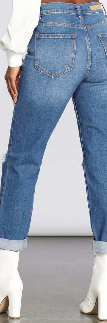 High Rise Distressed Mom Jeans provides a stylish start to creating your best summer outfits of the season with on-trend details for 2023!