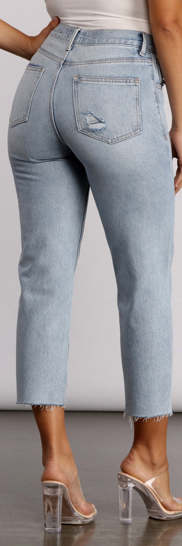 High Waist Cropped Denim Jeans provides a stylish start to creating your best summer outfits of the season with on-trend details for 2023!