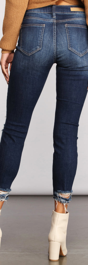 On Your Mind Distressed Cropped Skinny Jeans provides a stylish start to creating your best summer outfits of the season with on-trend details for 2023!