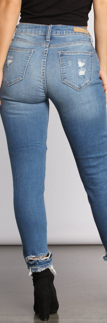 Edgy Appeal Mid Rise Cropped Skinny Jeans provides a stylish start to creating your best summer outfits of the season with on-trend details for 2023!