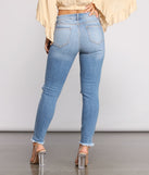 Mid Rise Frayed Cropped Skinny Jeans provides a stylish start to creating your best summer outfits of the season with on-trend details for 2023!