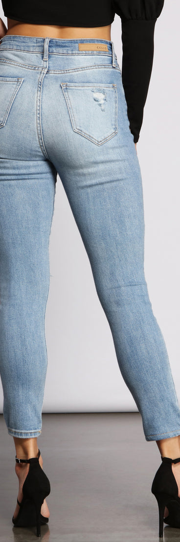 High Rise Destructed Diva Skinny Jeans provides a stylish start to creating your best summer outfits of the season with on-trend details for 2023!