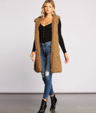 High Rise Knee Slit Skinny Jeans provides a stylish start to creating your best summer outfits of the season with on-trend details for 2023!