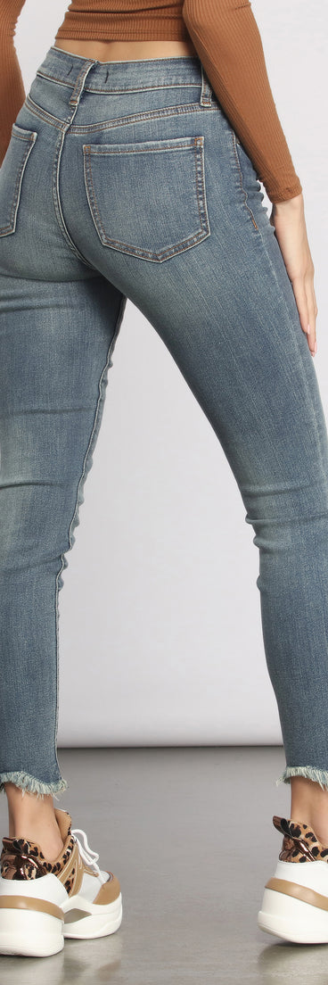 Clara High Rise Destructed Fringe Skinny Jeans provides a stylish start to creating your best summer outfits of the season with on-trend details for 2023!