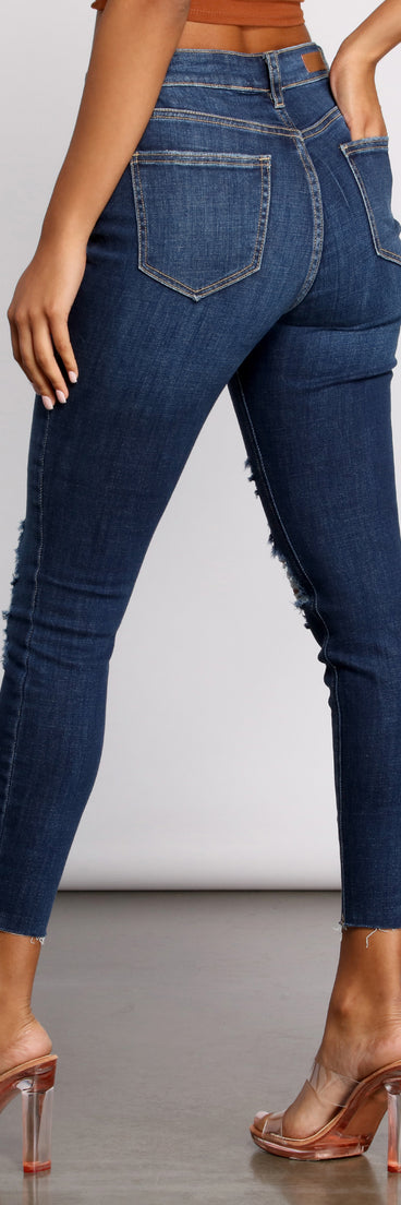 High Rise Destructed Cropped Skinny Jeans provides a stylish start to creating your best summer outfits of the season with on-trend details for 2023!