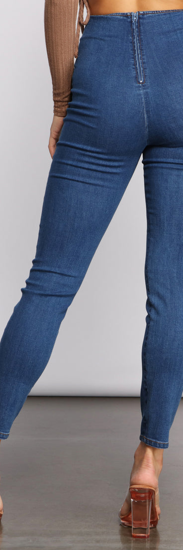 Stay Chic High Rise Skinny Jeans provides a stylish start to creating your best summer outfits of the season with on-trend details for 2023!