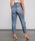 Ella High Rise Cropped Mom Jeans provides a stylish start to creating your best summer outfits of the season with on-trend details for 2023!