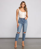 Ella High Rise Cropped Mom Jeans provides a stylish start to creating your best summer outfits of the season with on-trend details for 2023!