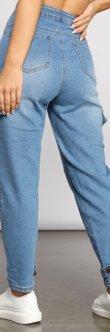 Such A Trendsetter Cargo Denim Joggers provides a stylish start to creating your best summer outfits of the season with on-trend details for 2023!