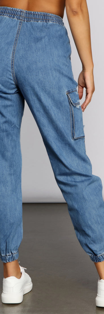 High Rise Denim Cargo Joggers provides a stylish start to creating your best summer outfits of the season with on-trend details for 2023!