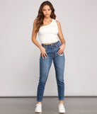 High Rise Basic Straight Leg Jeans provides a stylish start to creating your best summer outfits of the season with on-trend details for 2023!