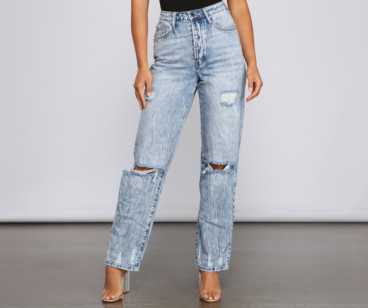 Effortless And Edgy Boyfriend Jeans