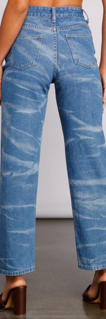 High-Rise Bleached Dye Straight Leg Jeans provides a stylish start to creating your best summer outfits of the season with on-trend details for 2023!