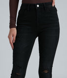 New In Town Mid-Rise Distressed Crop Skinny Jeans provides a stylish start to creating your best summer outfits of the season with on-trend details for 2023!
