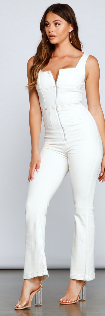 Retro Babe Zip-Front Jumpsuit provides a stylish start to creating your best summer outfits of the season with on-trend details for 2023!