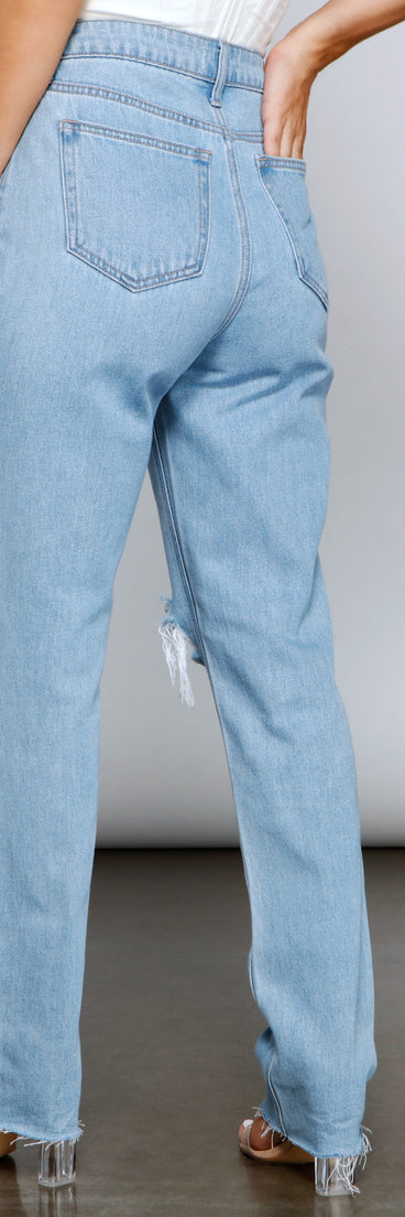 Casual Distressed Straight-Leg Jeans provides a stylish start to creating your best summer outfits of the season with on-trend details for 2023!