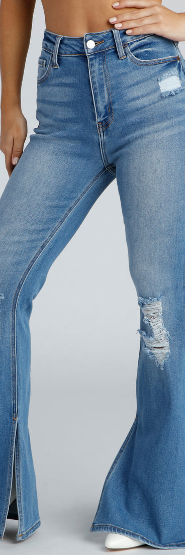 Total Flare High-Rise Distressed Jeans provides a stylish start to creating your best summer outfits of the season with on-trend details for 2023!