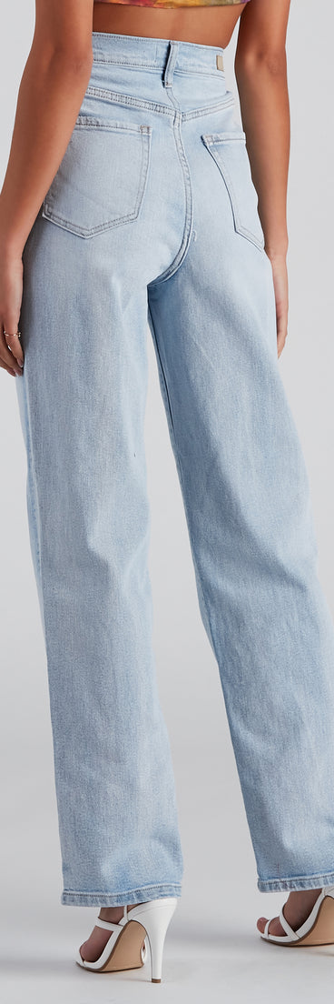Vintage Chic Straight-Leg Jeans provides a stylish start to creating your best summer outfits of the season with on-trend details for 2023!