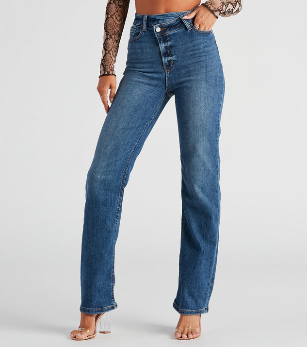 New Rules High Rise Boyfriend Jeans provides a stylish start to creating your best summer outfits of the season with on-trend details for 2023!