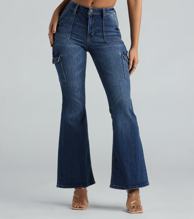 Major Flex High-Rise Cargo Flare Denim Jeans is a fire pick to create a concert outfit, 2024 festival looks, outfits for raves, or to complete your best party outfits or clubwear!