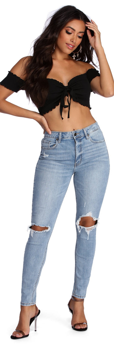 Breaking Free High Waist Jeans provides a stylish start to creating your best summer outfits of the season with on-trend details for 2023!