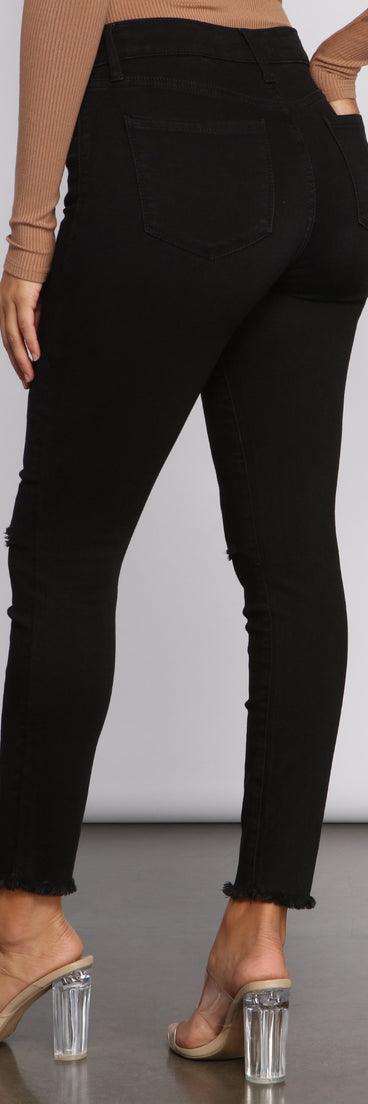 Clara High-Rise Skinny Jeans provides a stylish start to creating your best summer outfits of the season with on-trend details for 2023!