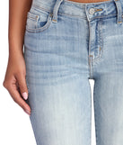 On The Rise Destructed Skinny Jeans provides a stylish start to creating your best summer outfits of the season with on-trend details for 2023!