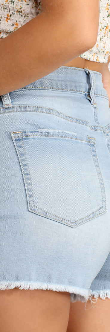 High Rise Cutoff Denim Shorts provides a stylish start to creating your best summer outfits of the season with on-trend details for 2023!