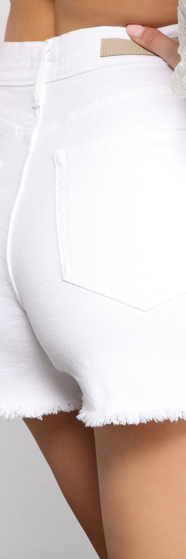 Elevated High-Rise Denim Frayed Shorts provides a stylish start to creating your best summer outfits of the season with on-trend details for 2023!