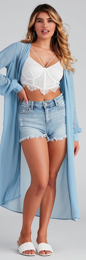 LA Scene Distressed Mom Shorts provides a stylish start to creating your best summer outfits of the season with on-trend details for 2023!