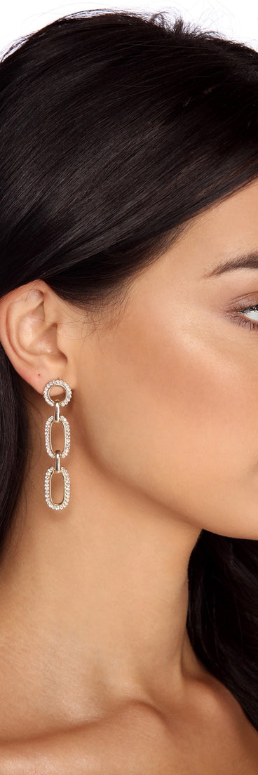 Rhinestone Chain Link Earrings is the perfect Homecoming look pick with on-trend details to make the 2023 HOCO dance your most memorable event yet!