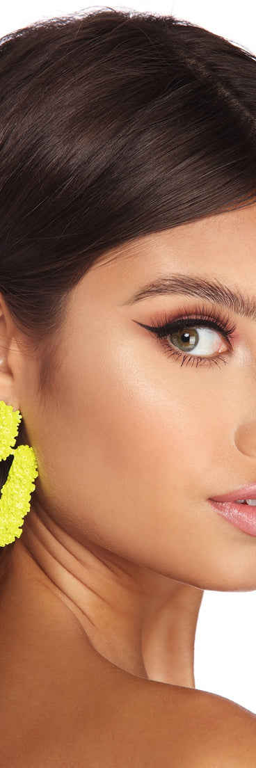 Door Knocker Neon Earrings is a trendy pick to create 2023 festival outfits, festival dresses, outfits for concerts or raves, and complete your best party outfits!