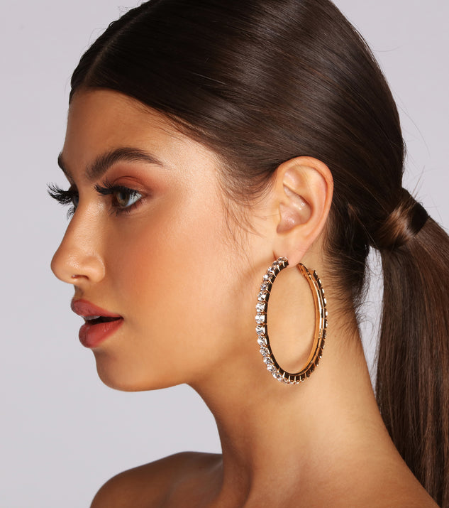 Rhinestone Queen Hoop Earrings is the perfect Homecoming look pick with on-trend details to make the 2023 HOCO dance your most memorable event yet!