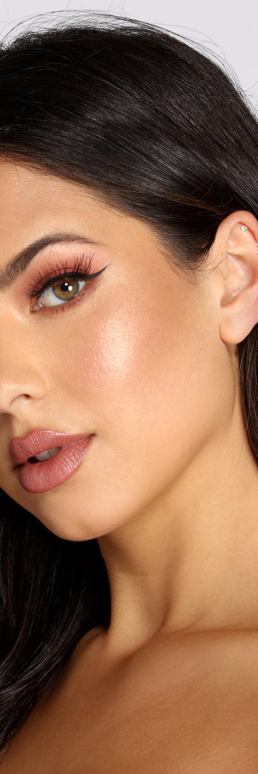 Like A Princess Earrings Set is the perfect Homecoming look pick with on-trend details to make the 2023 HOCO dance your most memorable event yet!