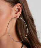 Extra Large Sleek Hoops is a trendy pick to create 2023 festival outfits, festival dresses, outfits for concerts or raves, and complete your best party outfits!