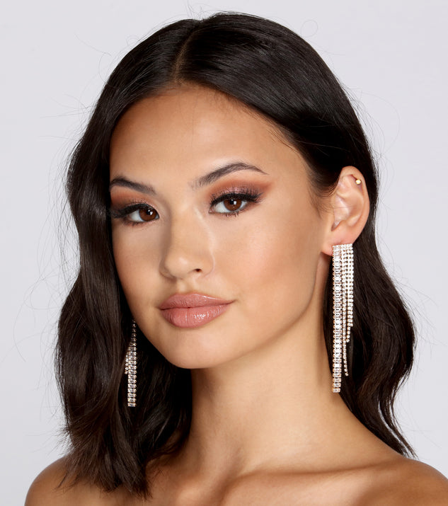 With Forever In Fringe Earrings as your homecoming jewelry or accessories, your 2023 Homecoming dress look will be fire!