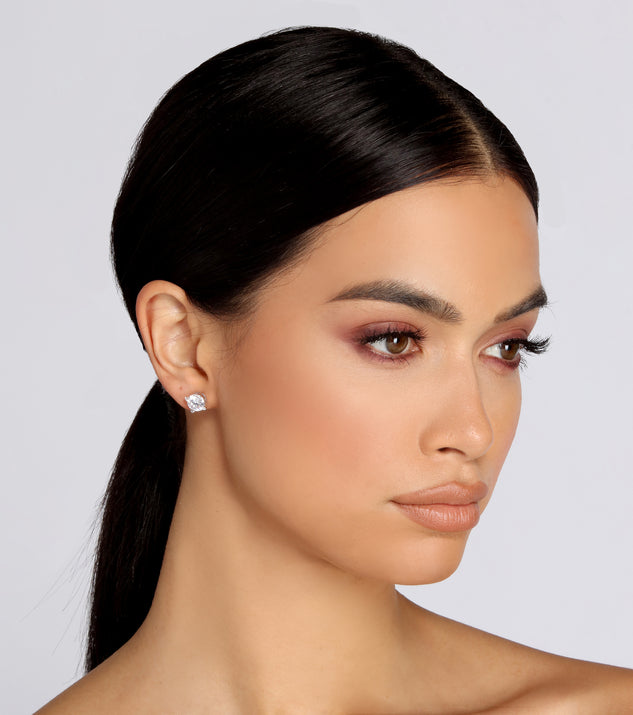 Classic Elegance Stud Earrings is the perfect Homecoming look pick with on-trend details to make the 2023 HOCO dance your most memorable event yet!