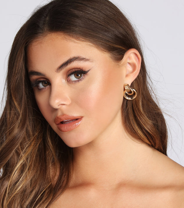 Mini Double O-Ring Earrings is the perfect Homecoming look pick with on-trend details to make the 2023 HOCO dance your most memorable event yet!