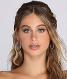 Trendy Oval Hoop Earrings is the perfect Homecoming look pick with on-trend details to make the 2023 HOCO dance your most memorable event yet!