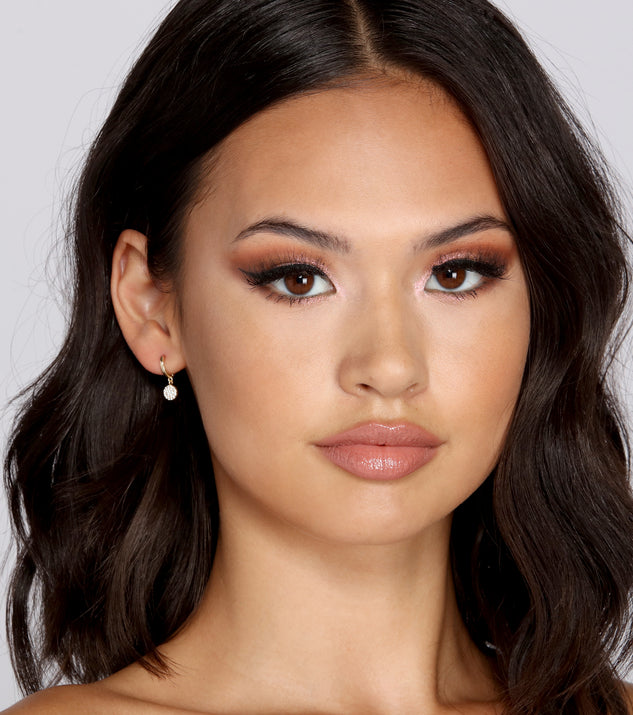 Shine In Rhine Disc Earrings is the perfect Homecoming look pick with on-trend details to make the 2023 HOCO dance your most memorable event yet!
