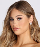 Cubic Zirconia Floral Stud Earrings is the perfect Homecoming look pick with on-trend details to make the 2023 HOCO dance your most memorable event yet!