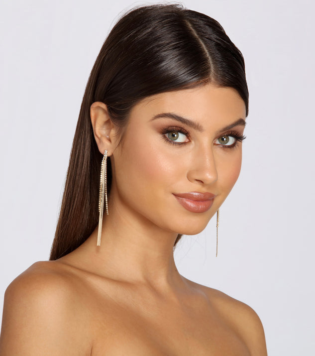 So Fine Rhinestone Duster Earrings is the perfect Homecoming look pick with on-trend details to make the 2023 HOCO dance your most memorable event yet!