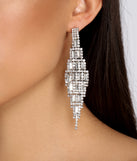 Born For It Baguette Rhinestone Kite Earrings is the perfect Homecoming look pick with on-trend details to make the 2023 HOCO dance your most memorable event yet!