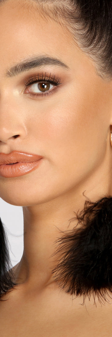 Lucky Feather Mini Hoop Earrings is a trendy pick to create 2023 festival outfits, festival dresses, outfits for concerts or raves, and complete your best party outfits!