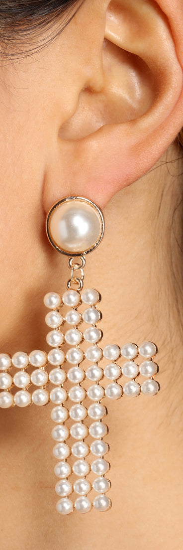 Love And Pearls Cross Earrings is a trendy pick to create 2023 festival outfits, festival dresses, outfits for concerts or raves, and complete your best party outfits!